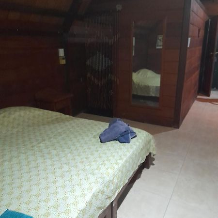 Charming Yellow Houses Loft-Style Apartment Bocas del Toro Exterior photo